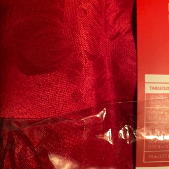 Essential Home Fabric Damask Tablecloth RED NWT - Picture 5 of 6